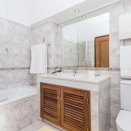 Peaceful 4br On Gramacho Golf W/ Private Pool