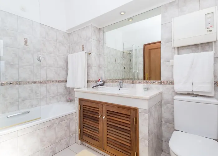 Peaceful 4br On Gramacho Golf W/ Private Pool