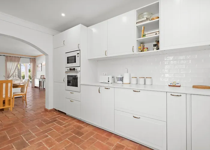 Peaceful 4br On Gramacho Golf W/ Private Pool