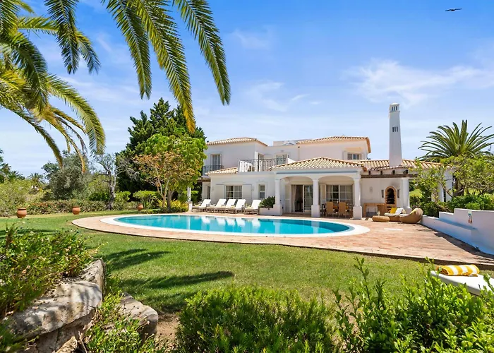 Peaceful 4br On Gramacho Golf W/ Private Pool *