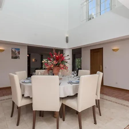 Villa Peaceful 4br On Gramacho Golf W/ Private Pool