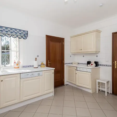 Peaceful 4br On Gramacho Golf W/ Private Pool Lagoa (Algarve)