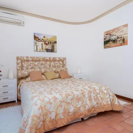 Peaceful 4br On Gramacho Golf W/ Private Pool Lagoa (Algarve)