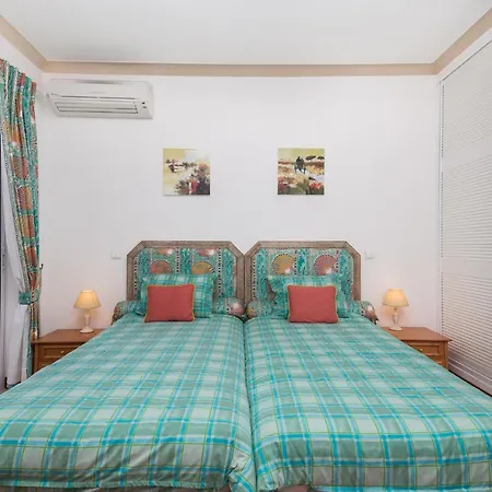 Peaceful 4br On Gramacho Golf W/ Private Pool Lagoa (Algarve)