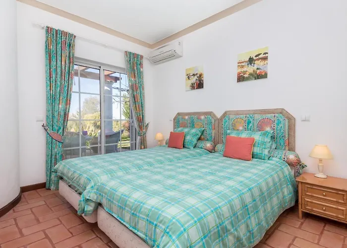 Peaceful 4br On Gramacho Golf W/ Private Pool * Лагоа