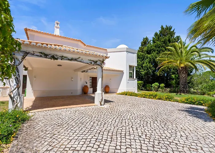 Peaceful 4br On Gramacho Golf W/ Private Pool * Лагоа